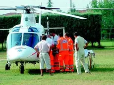 L’eliambulanza con cui è stato portato via Rossetto