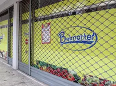 Negozio alimentari "Belmarket" all'inizio di viale Garibaldi, Mestre