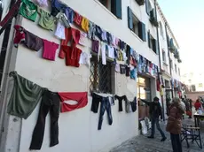 Interpress/M.Tagliapietra Venezia 18.11.2017.- Performance alla Vida in campo San Giacomo dall'orio.