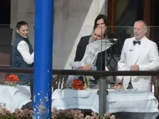 Interpress/M.Tagliapietra Venezia 23.03.2016.- Gabbiano attacca i clienti durante la colazione in terrazza dell'Hotel Gritti.