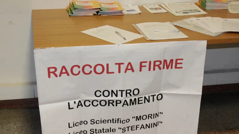 Incontro pubblico contro l'accorpamento tra Liceo Morin e Stefanini presso il municipio di Chirignago