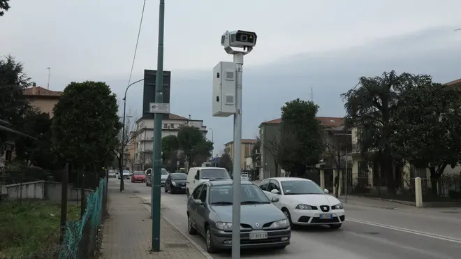 Nuovo autovelox in via Trieste, angolo via del bosco, a Marghera
