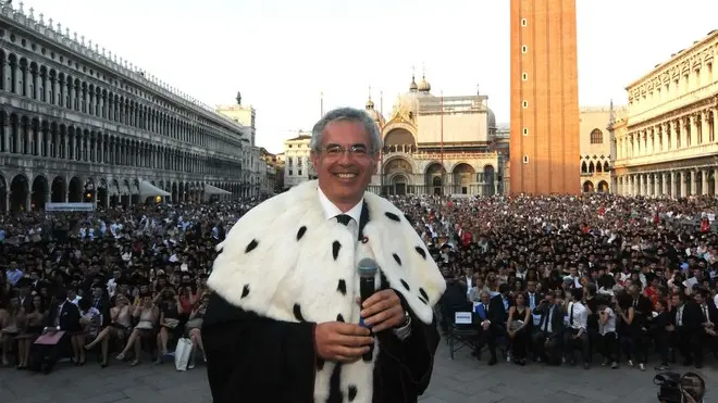 Interpress/Mazzega Pellicani Venezia, 06.07.2013.- Piazza Sam Marco. Università di Cà Foscari, proclamazione delle lauree.- Nella foto,il Rettore Carraro