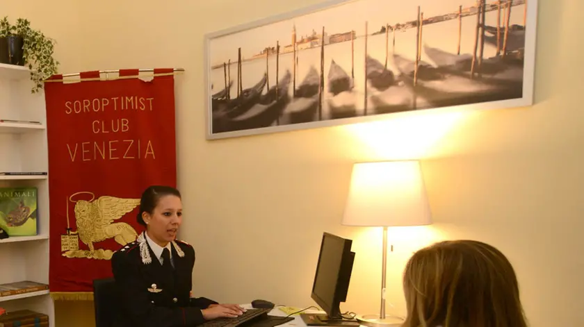 Interpress/M.Tagliapietra Venezia 27.10.2017.- Presentazione "una stanza tutta per se" per audizione delle donne vittime di violenze. Carabinieri San Zaccaria.