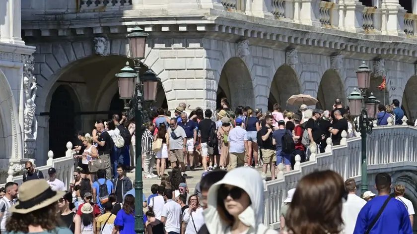 Folla di turisti a Venezia