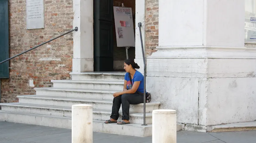 Mendicante al Duomo di Mestre.