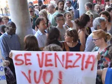 Interpress/Mazzega Venezia, 29.07.2016.- Consiglio Comunale, Cà Farsetti presidiata dalle forze dell'Ordine per la protesta dei Comunali e BLM.-