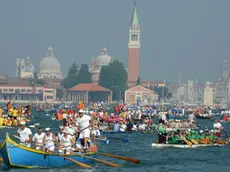 Interpress/M.Tagliapietra Venezia 08.06.2014.- Vogalonga. Partenza dal Bacino San Marco.