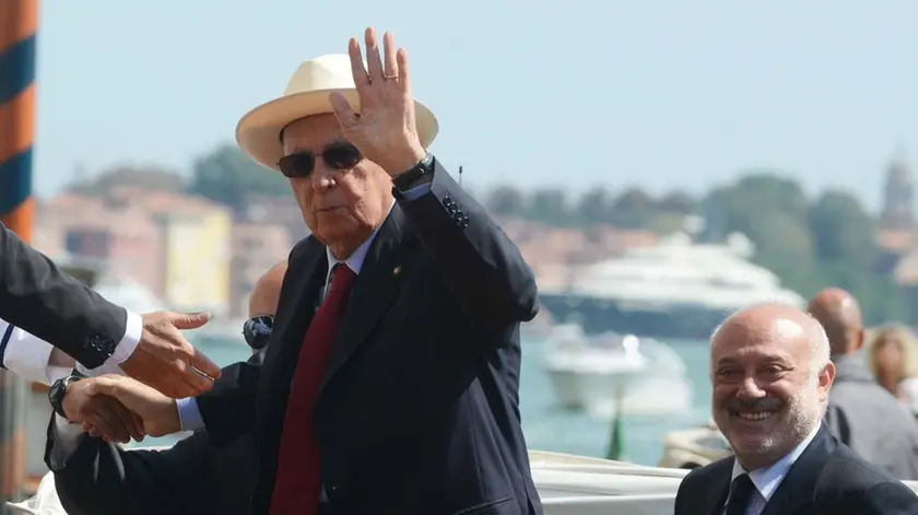 Interpress\M.Tagliapietra Venezia.- Il presidente Giorgio Napolitano all'arrivo all'hotel Gritti.