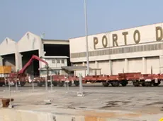 Agostini vch01a Ruggeroa Donaggio Chioggia: porto di Val da Rio,a bordo di una delle due chiatte per la navigazione fluviale