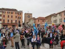 Cgil, Cisl e Uil festeggiano insieme il primo maggio in piazza Ferretto