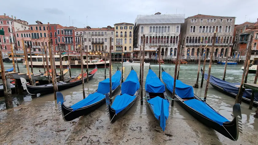 Nuovo picco per la super bassa marea a Venezia