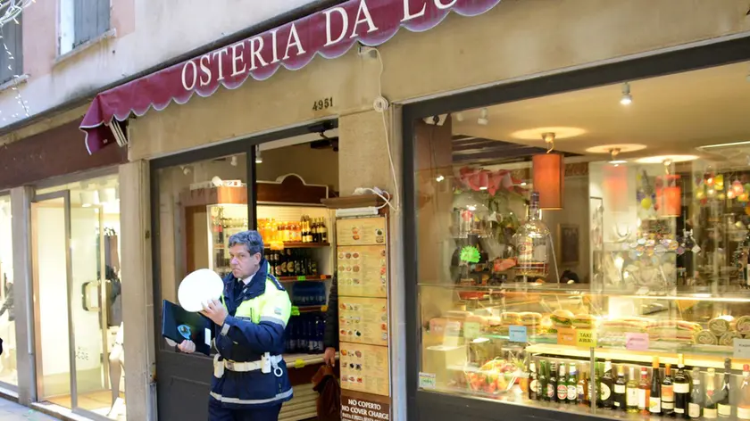 L'Osteria da Luca al centro delle polemiche per un maxi-conto da 1100 euro