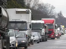 MIRANO INCIDENTE MORTALE. OPERDE LA VITA GIOVANNI PESCE. TRAFFICO BLOCCATO IN VIA CAVIN DI SALA Mirano: incidente mortale