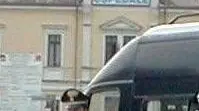 - I carabinieri davanti al parcheggio dell'ospedale di Mirano