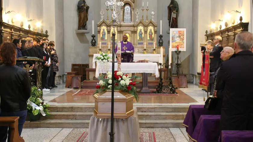 Il feretro di Paolo Cancian (foto Bortoluzzi)