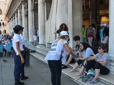 Interpress/Gf. Tagliapietra. Turismo. L'assessore Paola Mar incontra gli stewart in Piazza San Marco.
