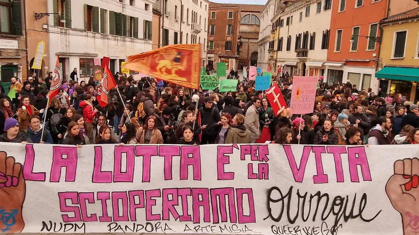Il corteo di Non Una Di Meno dello scorso anno in campo Santa Margherita