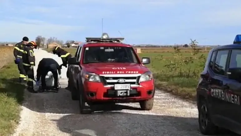 La stradina bianca in cui si trovava Renzo Tomaello quando è morto