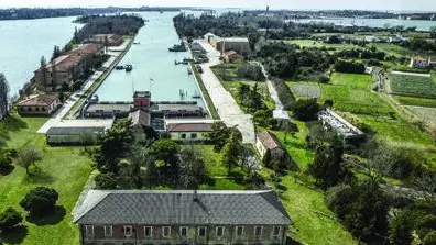 Foto infrastrutture complesso immobiliare caserma "Miraglia" isola delle vignole Venezia 22724 Febbraio 2016