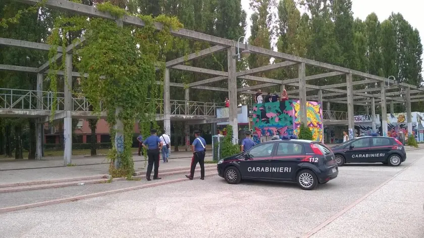 Controlli del nucleo cinofili dei carabinieri al parco Albanese