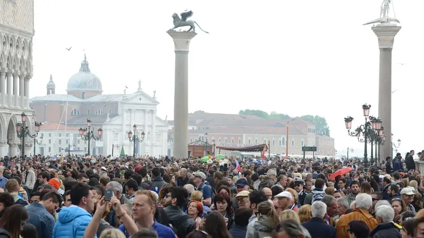 San Marco in queste ore è un tappeto umano di turisti