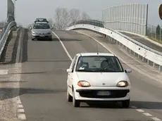 Il cavalcavia in via delle Motte che salta il Passante a Martellago