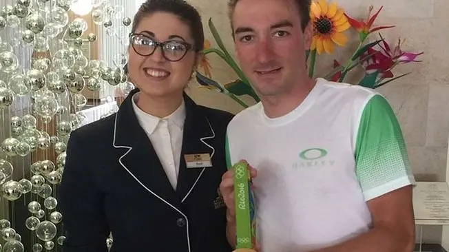 VATRELLA - DINO TOMMASELLA - BIBIONE - ELIA VIVIANI IN VACANZA IN UN ALBERGO