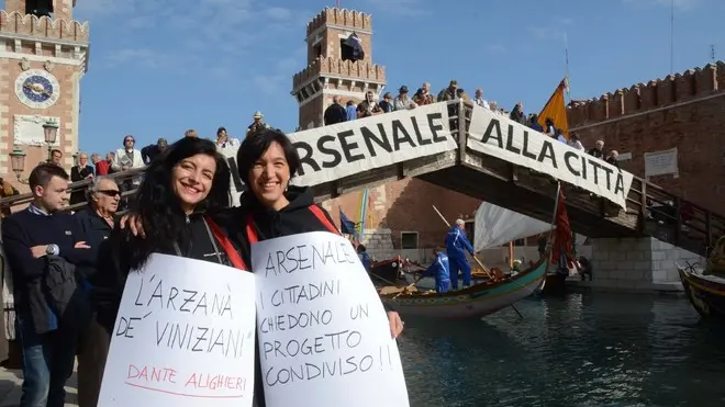 PELLIANI INTERPRESS/TGLIPIETRA.14.10.12.- MANIFESTAZIONE PER RICONQUISTARE L'ARSENALE