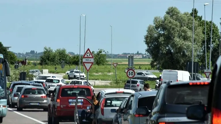 COLUCCI - DINO TOMMASELLA -JESOLO - CODE DA E PER IL MARE