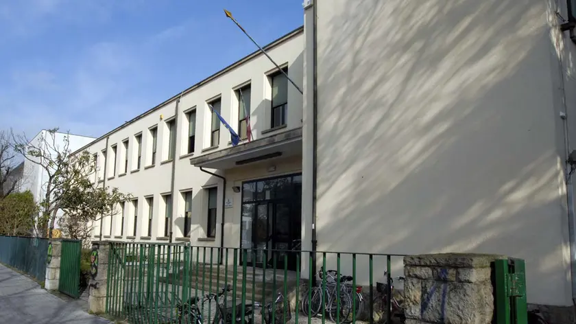 MORSEGO FOTO GAVAGNIN ORE 10.30 SAN DONA DI PIAVE ESTERNI DEL LICEO -