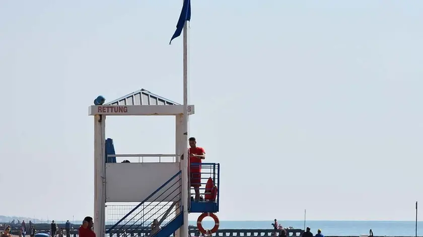 DE POLO - DINO TOMMASELLA - JESOLO - VEDUTE SPIAGGIA - PRENOTAZIONE SDRAI - SINDACO ZOGGIA - POSTO SOCCORSO E ALTANE BAGNINI