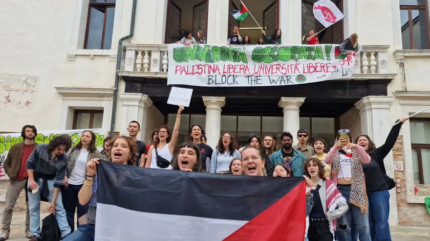 Una delle proteste pro Palestina a Ca' Foscari dello scorso maggio (Foto Interpress)