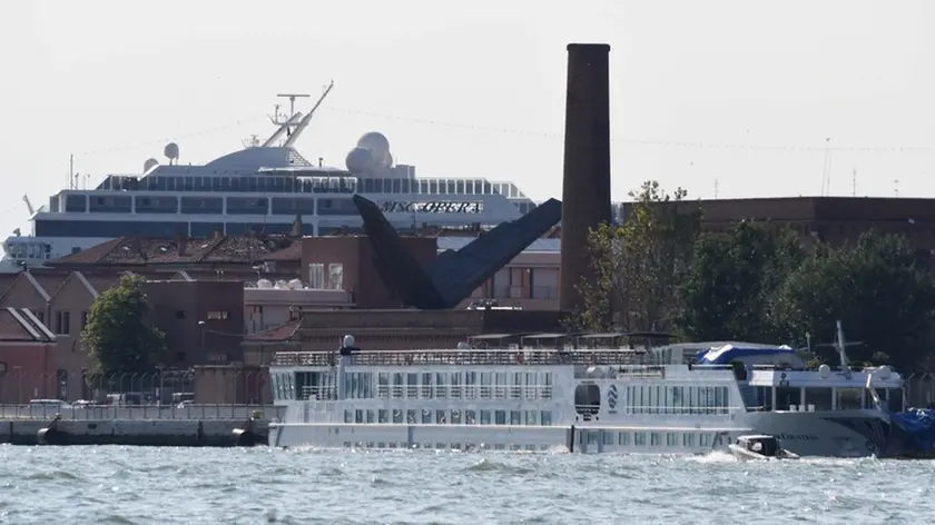 Interpress\M.Tagliapietra Venezia 03.06.2019.- Msc Opera e River Countess ormeggiati in porto e San Basilio.