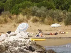 LAZZARINI DEPOLO FGavagnin ERACLEA JESOLO LAGUNA DEL MORT (VAL OSSI) NUOVA SPIAGGIA PER NUDISTI DEPOLO LAZZARINI GRUARO INCENDIO PARRUCCHIERIA LA BIONA E_ LA TITOLARE 26-05-2011 - Naturisti alla laguna del Mort