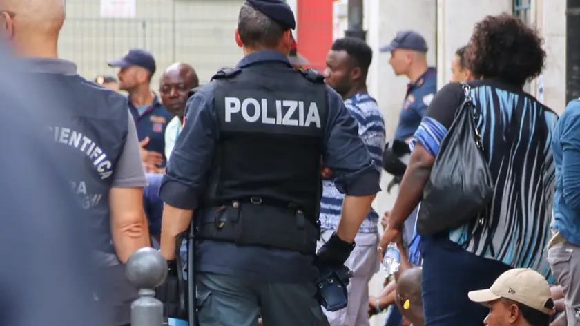 Foto Agenzia Candussi/ Mion/ Mestre, angolo tra via Monte San Michele e via Trento/ Maxi operazione anti-droga