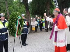 Interpress/Mazzega Morsego Venezia, 02.11.2013.- Commemorazione dei defunti al Cimitero San Michele di Venezia.- Nella foto benedizione del Patriarca Moraglia