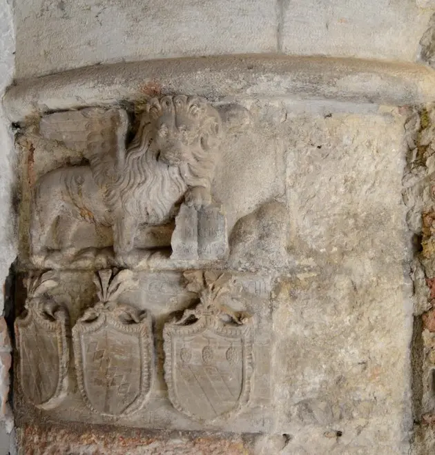 Il bassorilievo del leone cinquecentesco