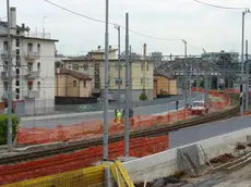 Foto Agenzia Candussi/ Baschieri/ Mestre, Gazzera/ Sopralluogo dell'area compresa tra la ferrovia e la tangenziale in via Gazzera Alta, delle condizioni precarie delle case e dell'avanzamento dei lavori