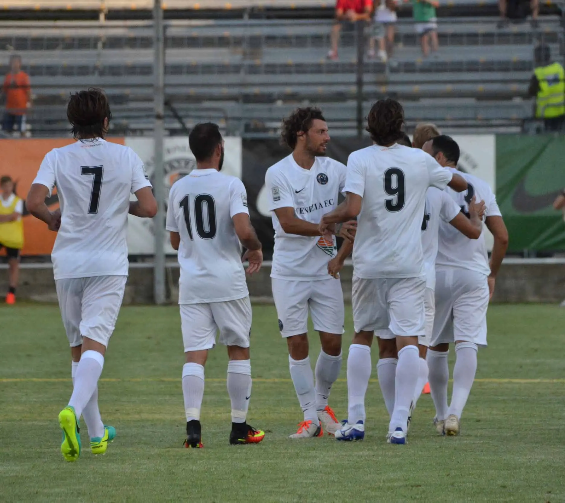 Interpress/Gf,Tagliapietra,13.08.2016.- Calcio. Venezia-Mantova.Esultanza per il gol di Pederzoli