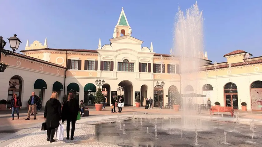 LAMANTEA - DINO TOMMASELLA - MOVENTA DI PIAVE - NUOVA APERTURA ALL'OUTLET