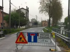 MEOLO - DINO TOMMASELLA - COLUCCI - STRADA INTERROTTA IN LOCALITA' PONTE CATENA X SISTEMAZIONE SBANCAMENTO