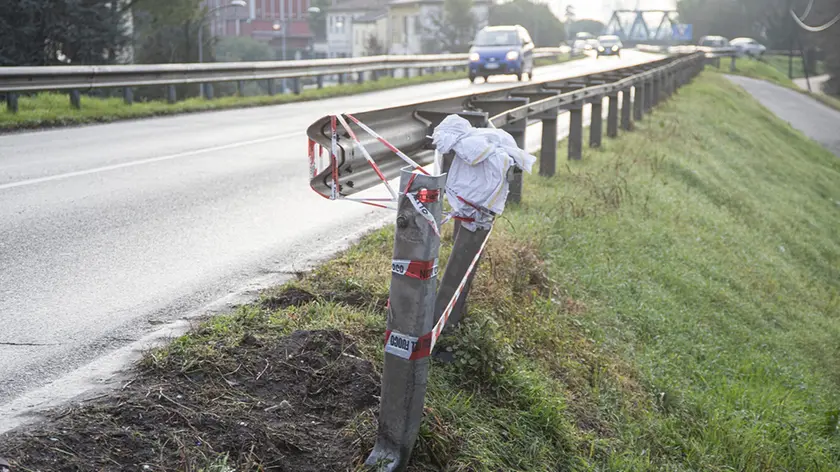 Il guardrail contro cui si è schiantata la Seat Ibiza in cui viaggiavano Mariachiara Guida e Alessandro Polato