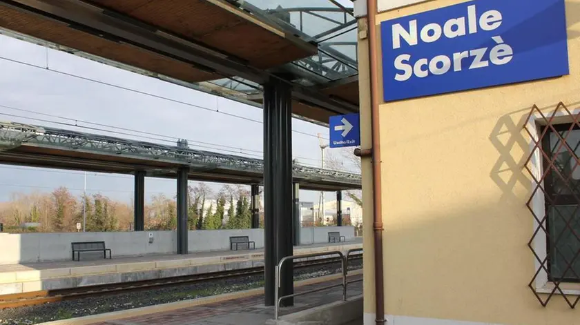 NOALE:_ VANDALISMI ALLA STAZIONE DI NOALE STAZIONI FERROVIARIE