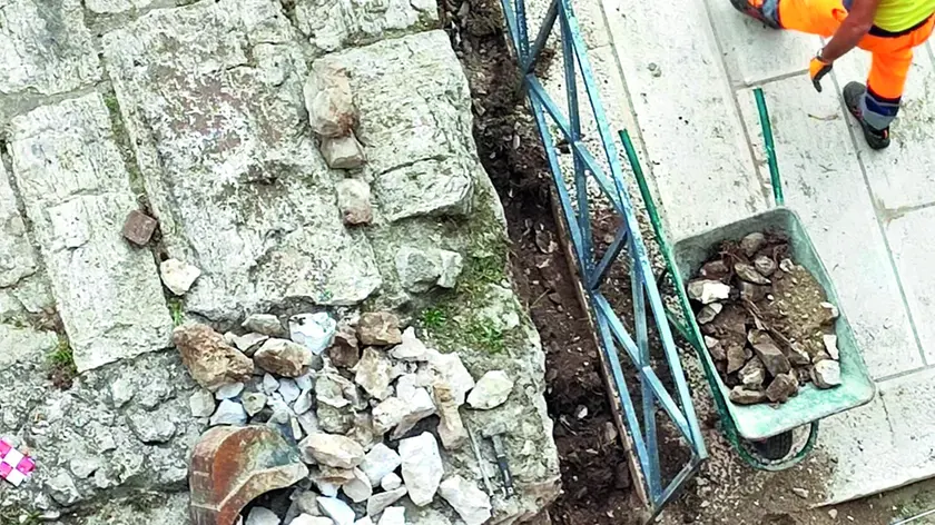 I murazzi demoliti nella zona della “Marina Vecia”
