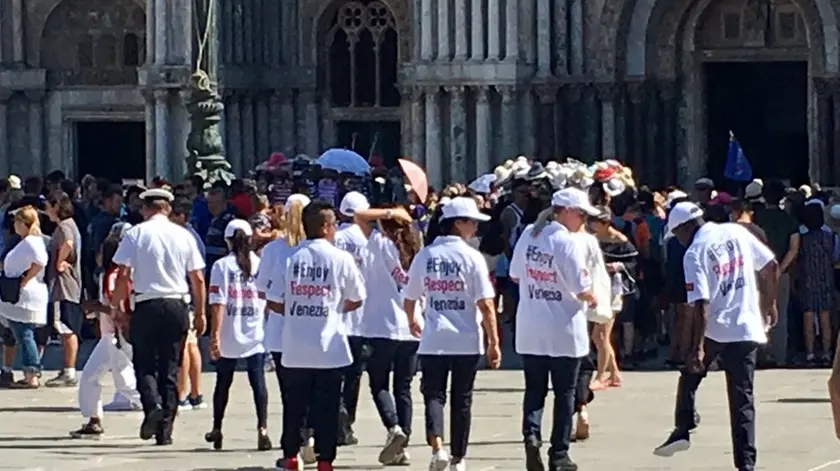 Il 13 luglio tornano i guardiani della Piazza di #EnyouRespectVenice