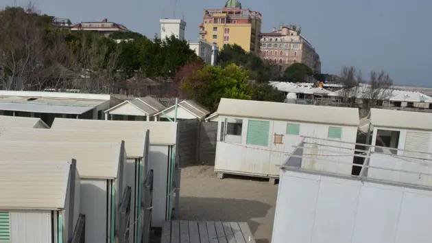 Interpress/M.Tagliapietra Venezia 05.06.2016.- Spiaggia Miramare, Lido di Venezia. Capanne sottoposte a sequestro preventivo.