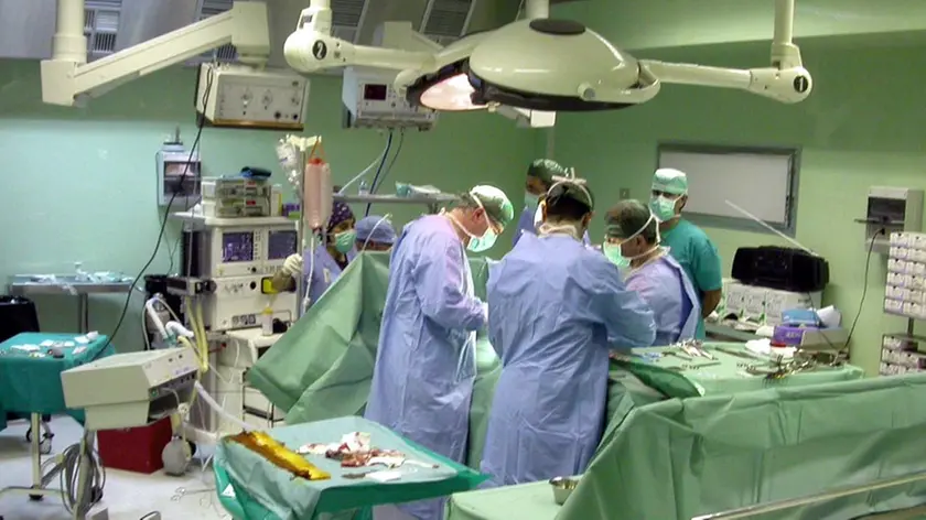 Chirurgo e anestesista avrebbero sbagliato il tipo di operazione e l'intervento rianimatorio
