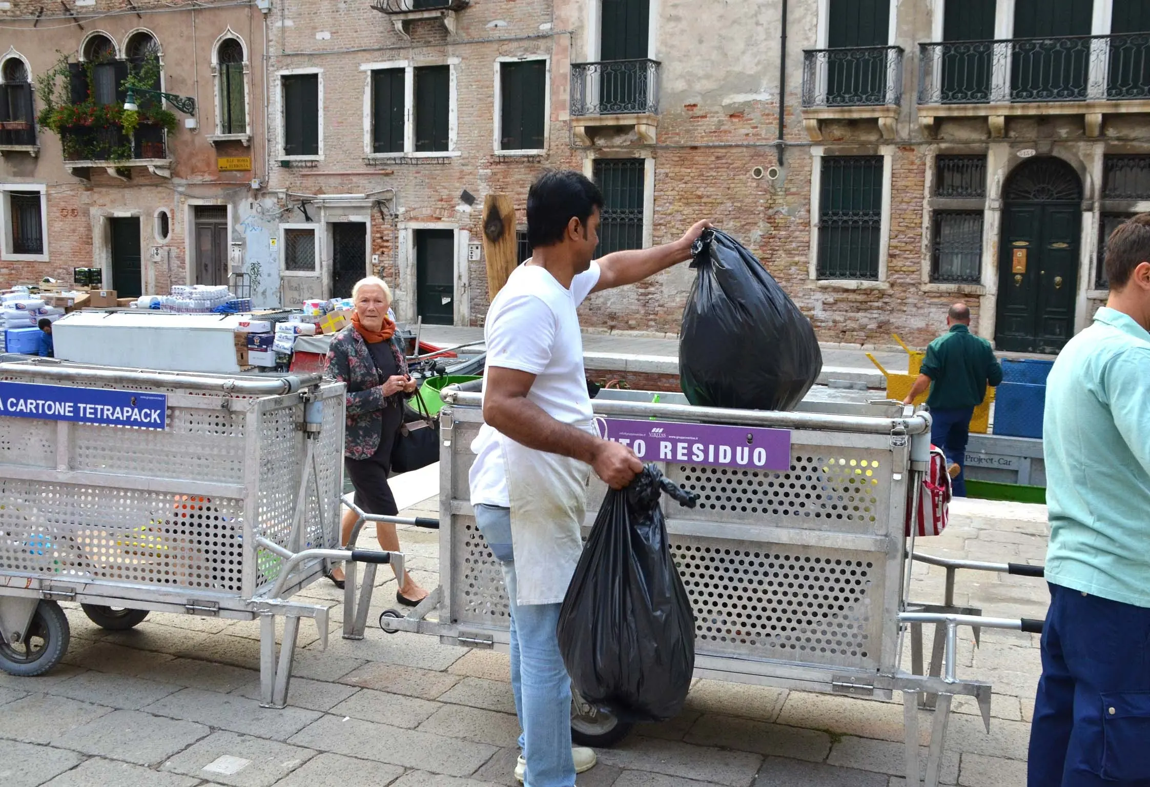 Conferimento fai-da-te per non aspettare lo spazzino