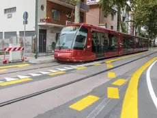 Nuova segnaletica stradale alla fine di via Cappuccina all'imbocco del sottopasso del tram, Mestre